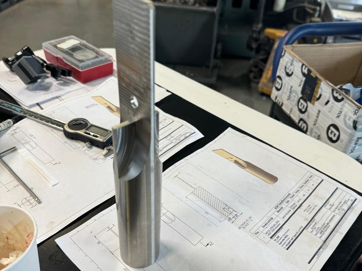 Photo 20 — CNC machined detail