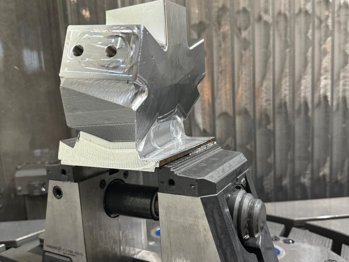 Photo 24 — CNC machined detail
